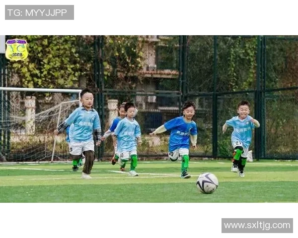 幼稚园足球比赛精彩直播小小球员展现运动魅力与团队精神 幼稚园足球比赛精彩直播小小球员展现运动魅力与团队精神