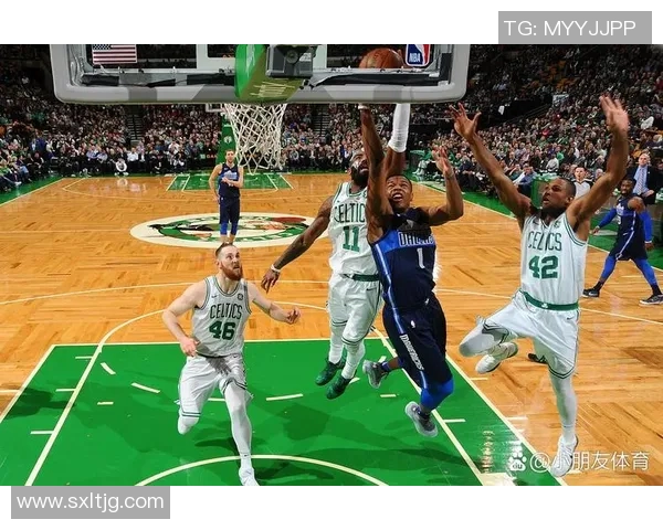 猛龙与凯尔特人激战正酣精彩瞬间回顾与赛场氛围解析 猛龙与凯尔特人激战正酣精彩瞬间回顾与赛场氛围解析